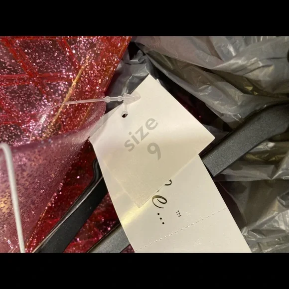 2 pairs in size 9 for mochated - Picture 6 of 11